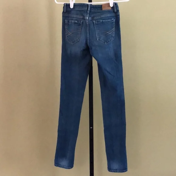 Aeropostale Women’s Ayla Mid-Rise Skinny Jeans - Picture 4 of 7